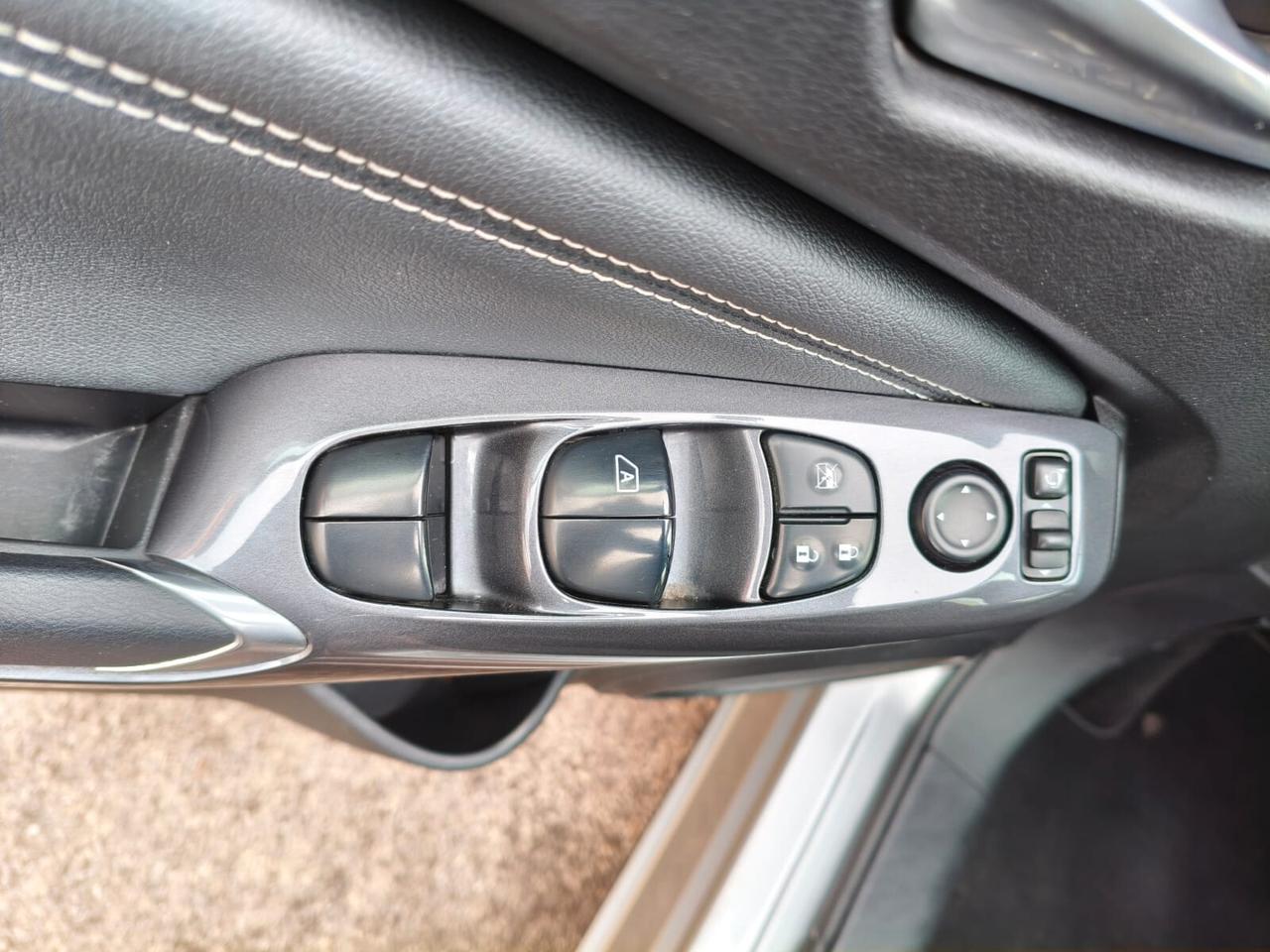 Nissan Juke 1.0 DIG-T 114 CV N-Connecta