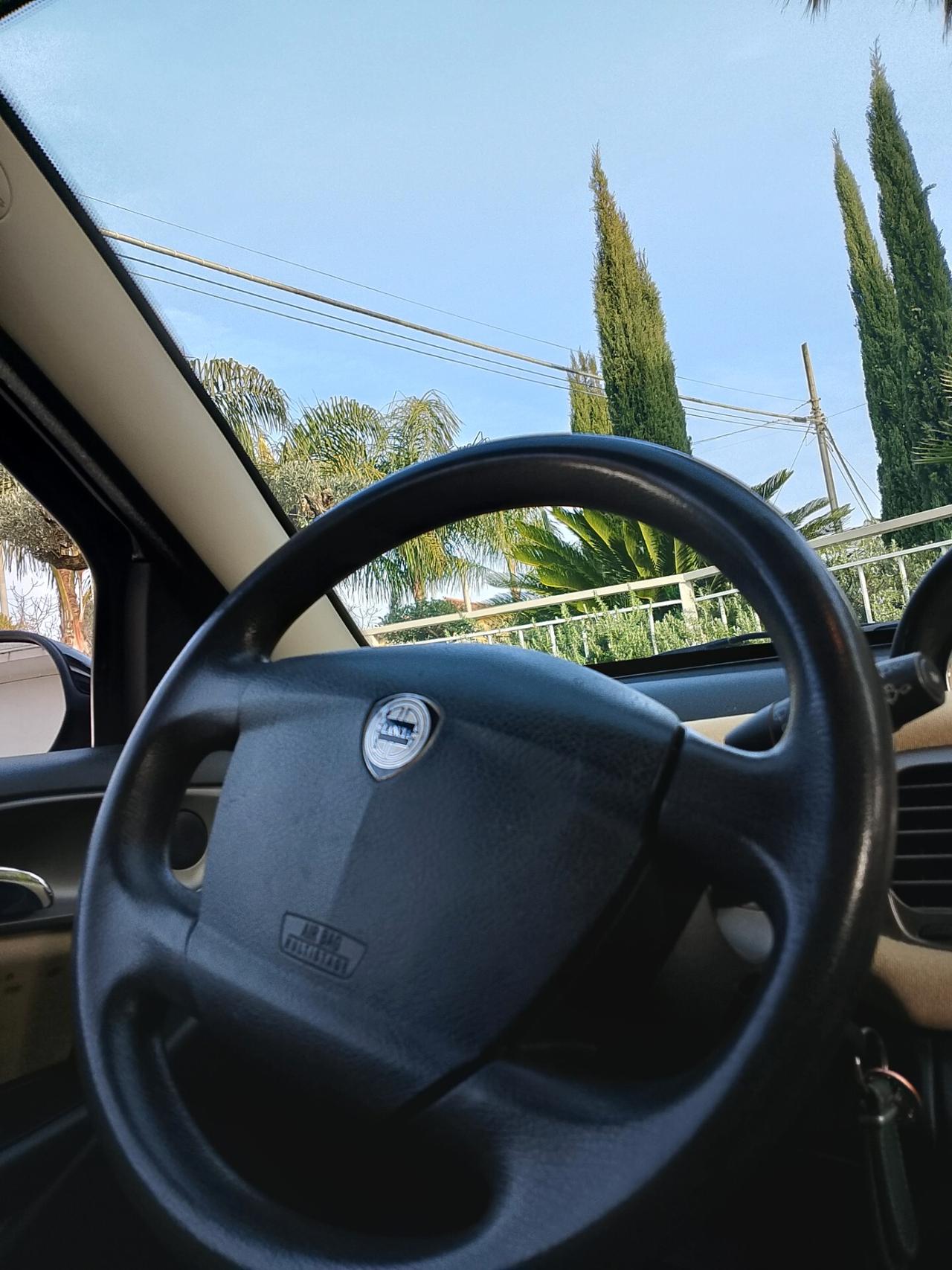 Lancia Ypsilon 1.2 Argento