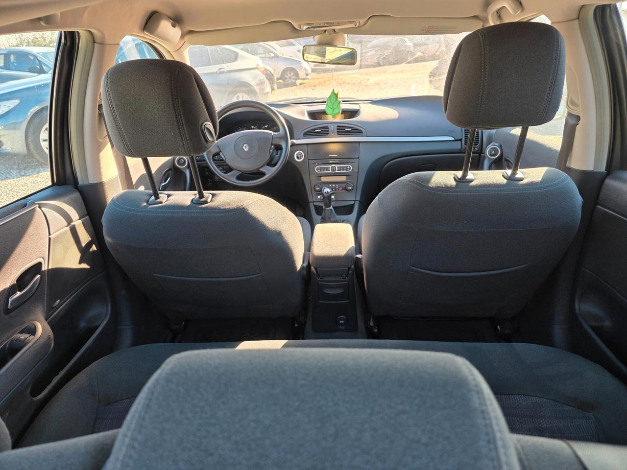 Renault Laguna 1.6 16V Teknos