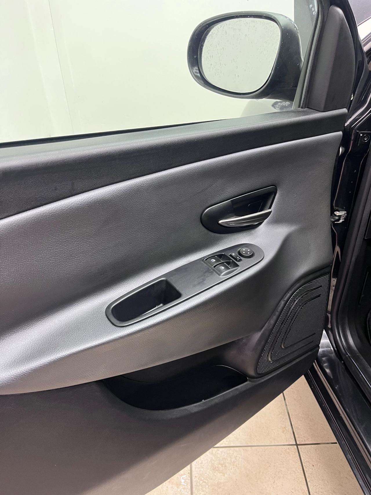 Lancia Ypsilon 1.3 MJT 16V 95 CV 5 porte S&S Gold