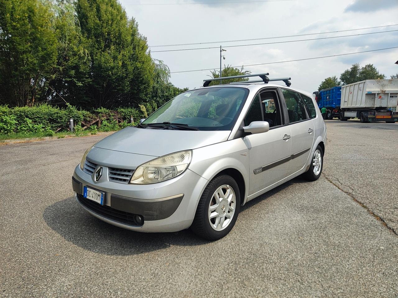 Renault Grand Scénic 1.9 dCi 7 posti