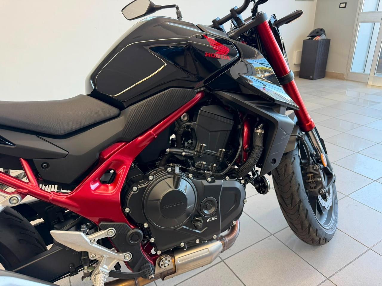 Honda Hornet 750 SOLO 1.000 KM PARI AL NUOVO