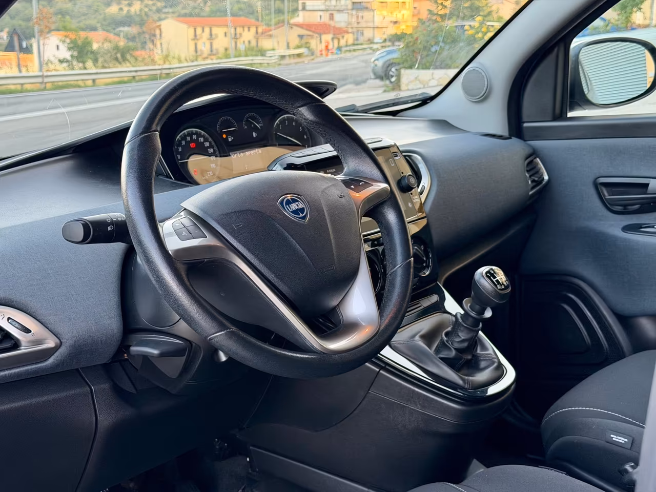 Lancia Ypsilon 1.0 FireFly 70cv Hybrid 2023 - 31.000KM