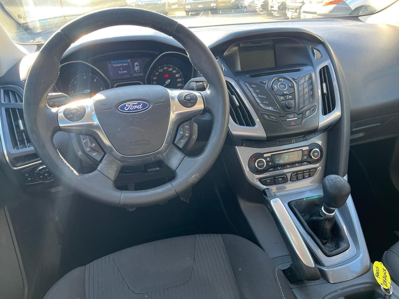 Ford focus s.w-1.6 tdci-full-2012