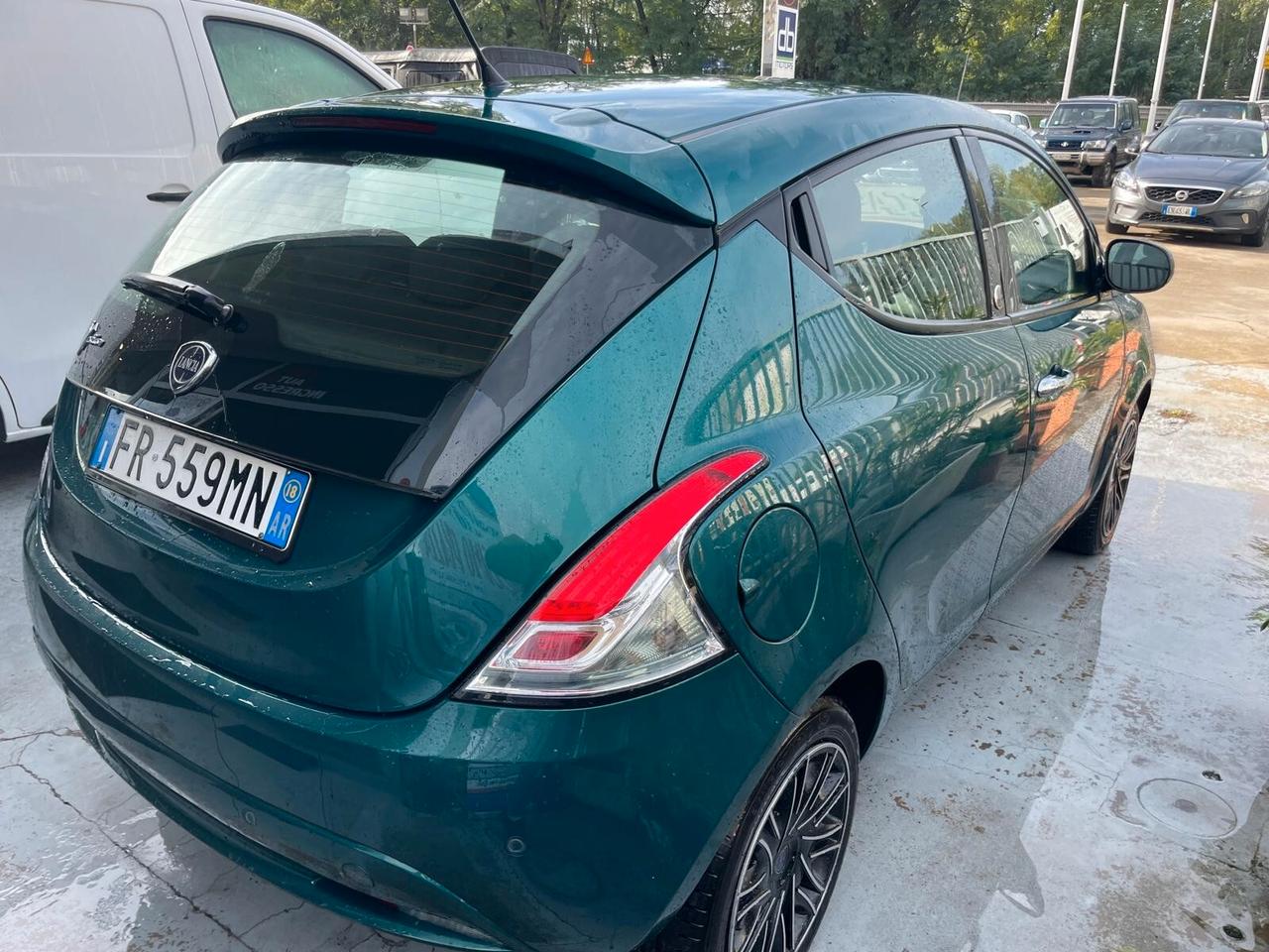 Lancia Ypsilon 1.2 69 CV 5 porte GPL Ecochic Platinum