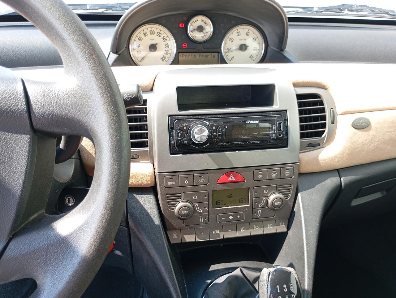 LANCIA YPSILON OK NEOPATENTATI