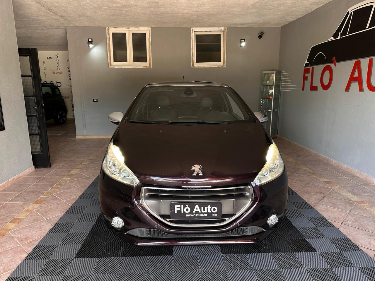 Peugeot 208 1.6 e-HDi 115 CV Stop&Start 3 porte XY