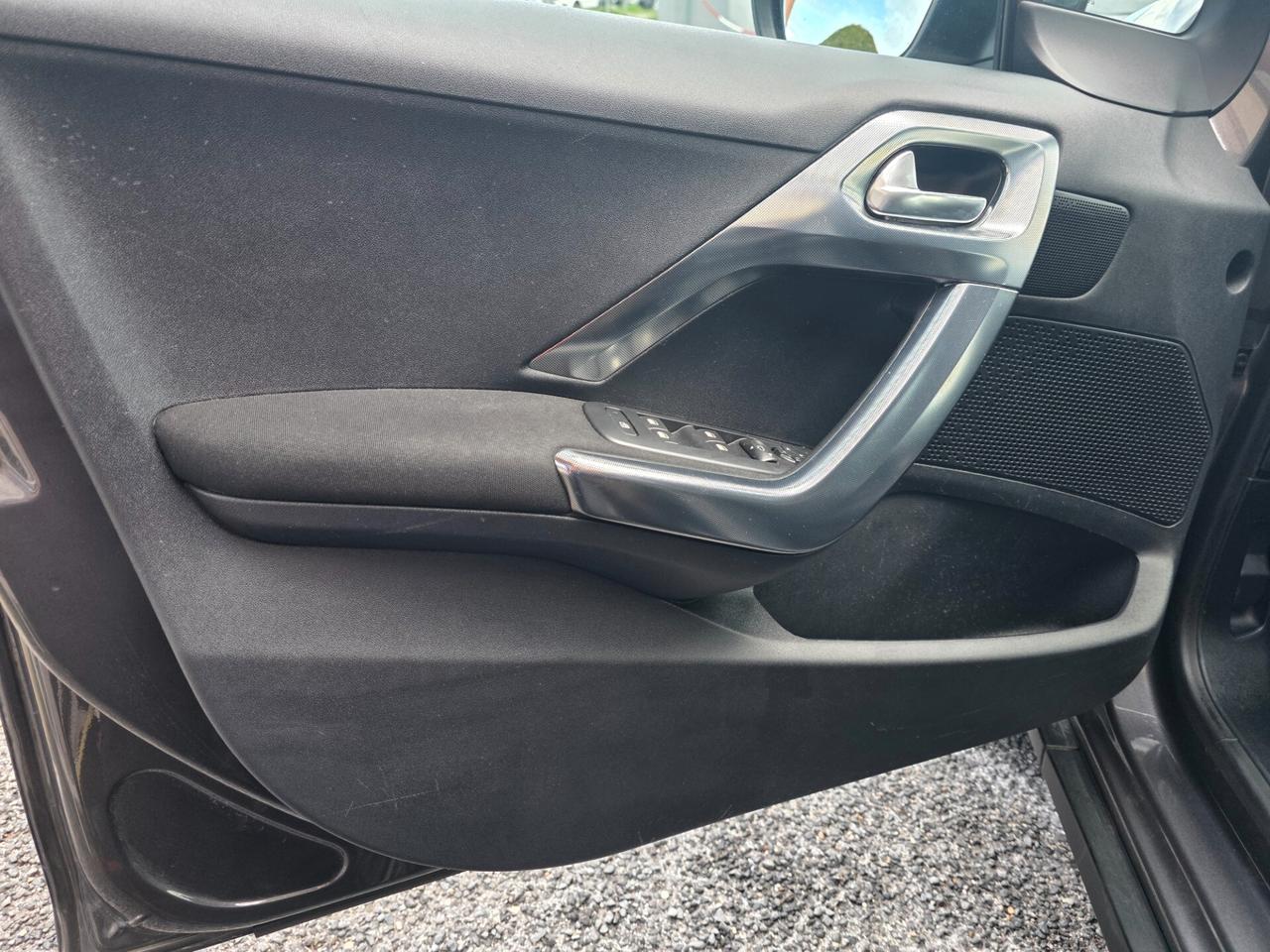 Peugeot 2008 1.6 BlueHDi 100 Allure