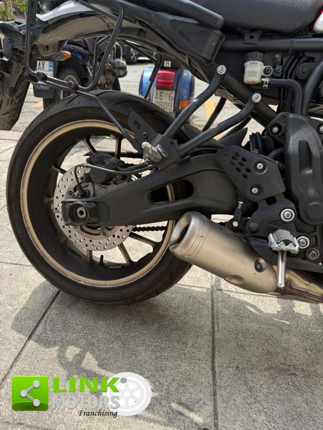 YAMAHA XSR 700 TRIBUTE