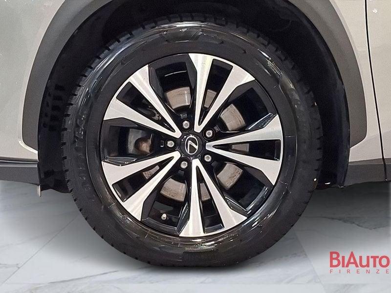 Lexus NX NX 300h 2.5 F Sport 4wd cvt