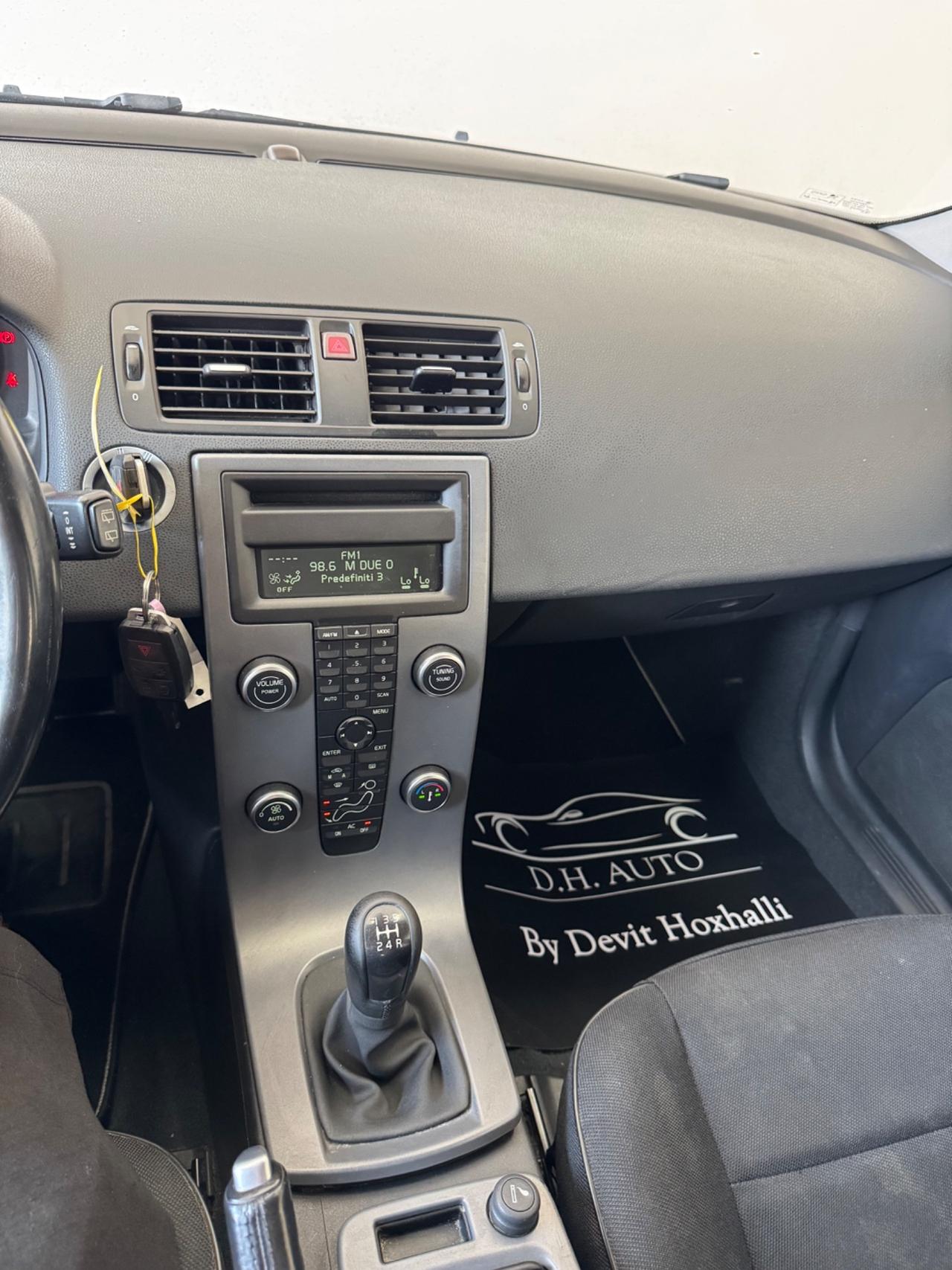 Volvo V50 D2 R-design