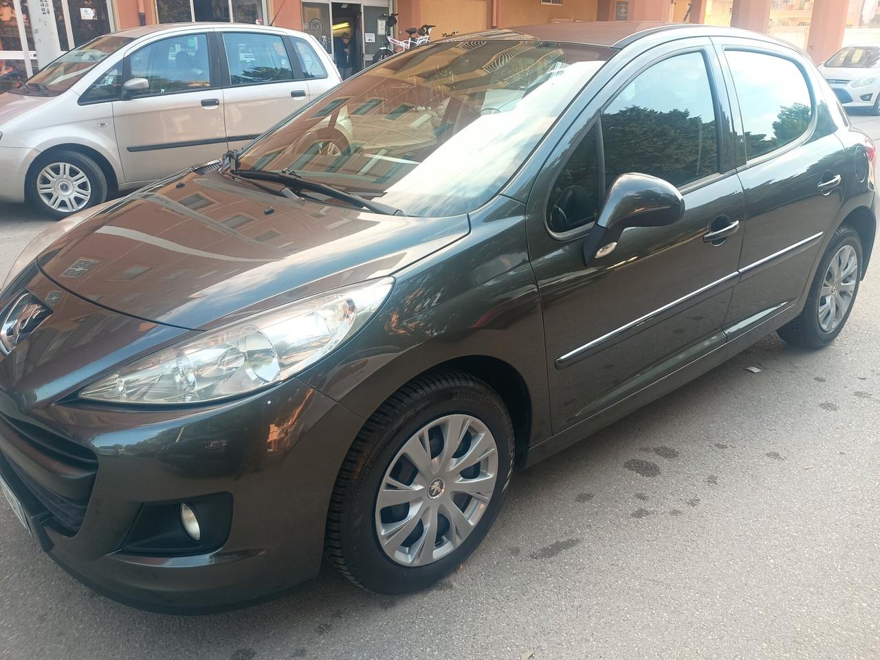 Peugeot 207 1.4 HDi 70CV 5p. Active