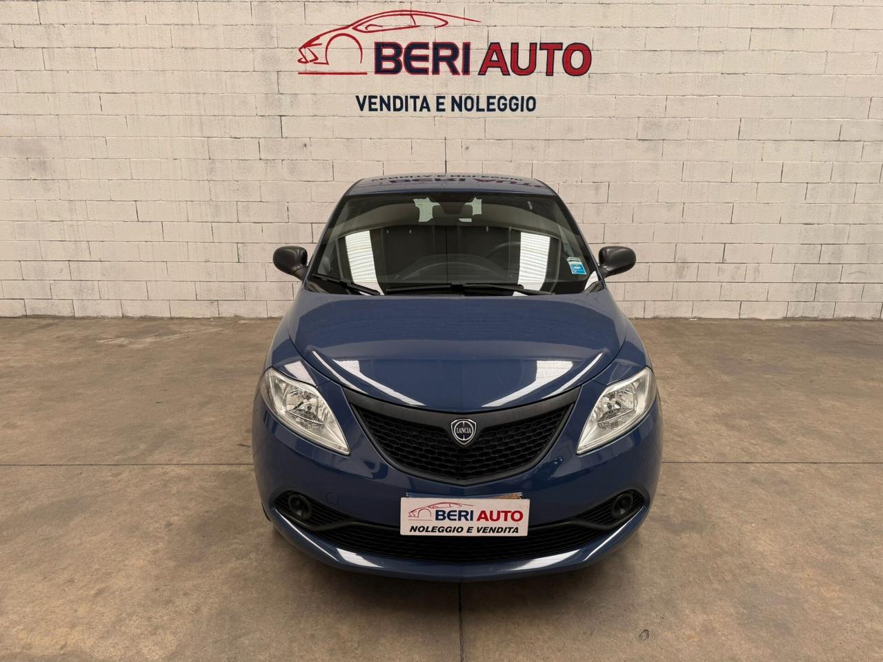 Lancia Ypsilon 5 porte GPL adatta neopatentati