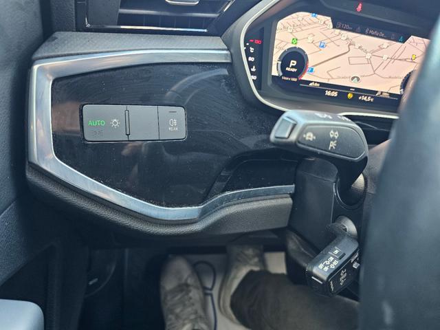 AUDI Q3 35 TDI S tronic Business