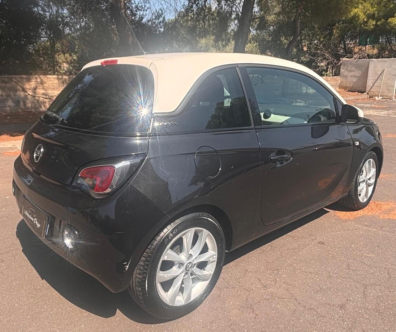 Opel Adam 1.2 70 CV White/Black Link