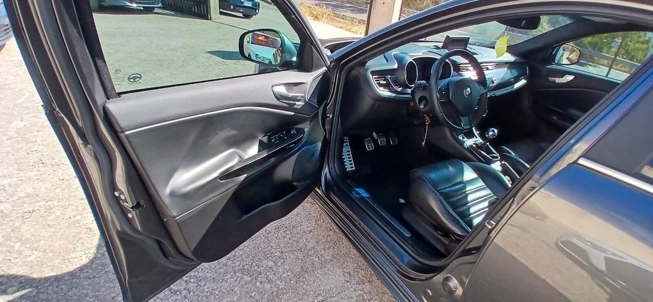 Alfa Romeo Giulietta 1.6 JTDm Distinctive - 2013