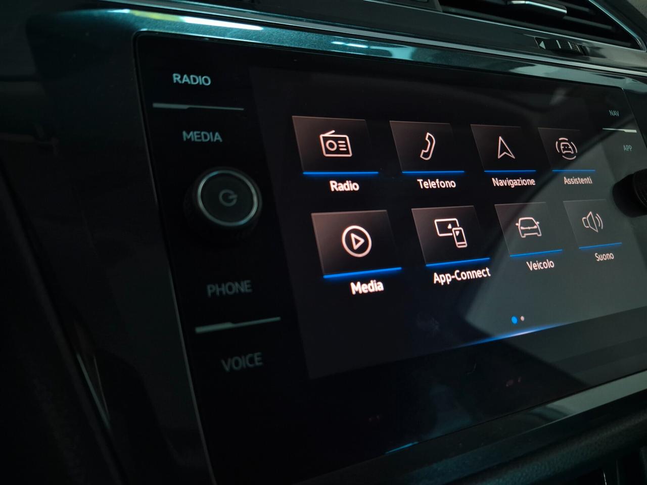 Volkswagen Tiguan 2.0 TDI LIFE 150CV DSG LED APPLE CAR PLAY/ANDROID AUTO ACC AMBIENT LIGHT(30 TONALITÀ) CLIMA 3 ZONE WIRELESS VETRI PRIVACY