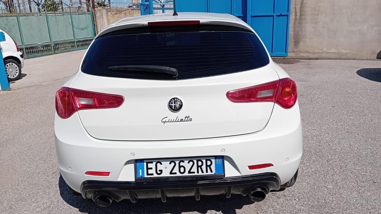 Alfa Romeo giulietta 1.6 mjt-full-2011