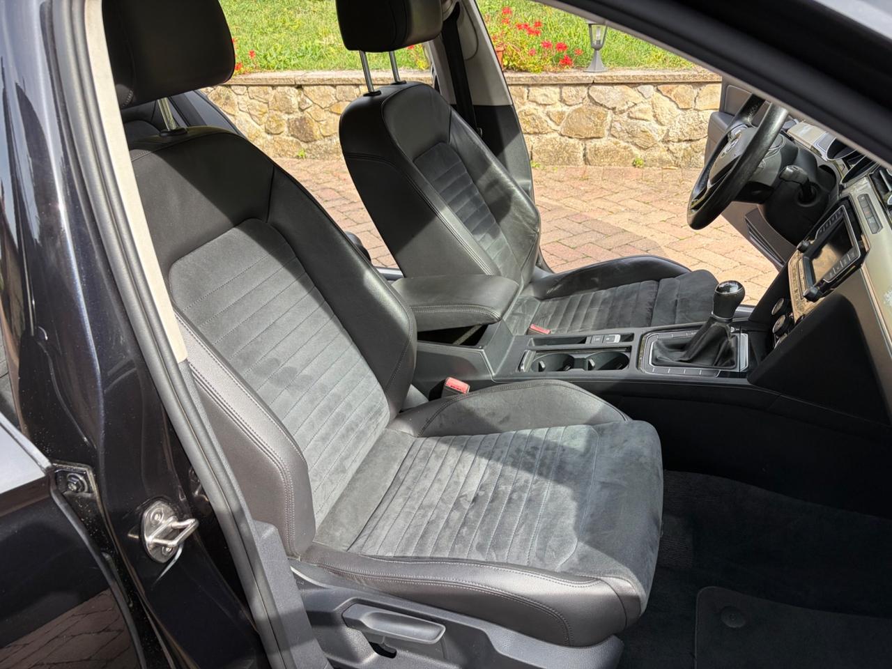 Volkswagen Passat 2.0 TDI 150 CV Highline BlueMotion