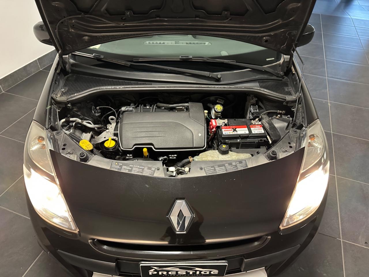 RENAULT CLIO 1.2 NEOPATENTATI 75CV P.CONSEGNA