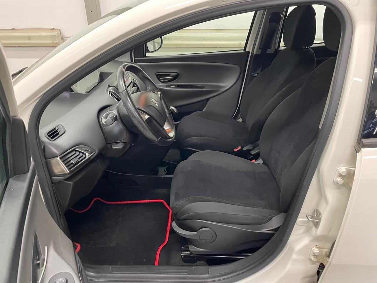 Lancia Ypsilon 1.3 MJT 16V 95 CV 5 porte S&S Elle ok neo patentati