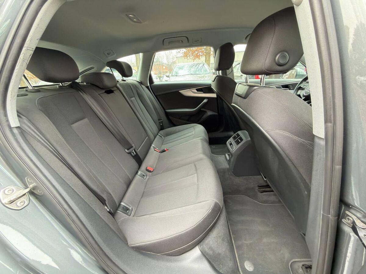 Audi A4 Avant 40 2.0 tdi S line edition 190cv s-tronic