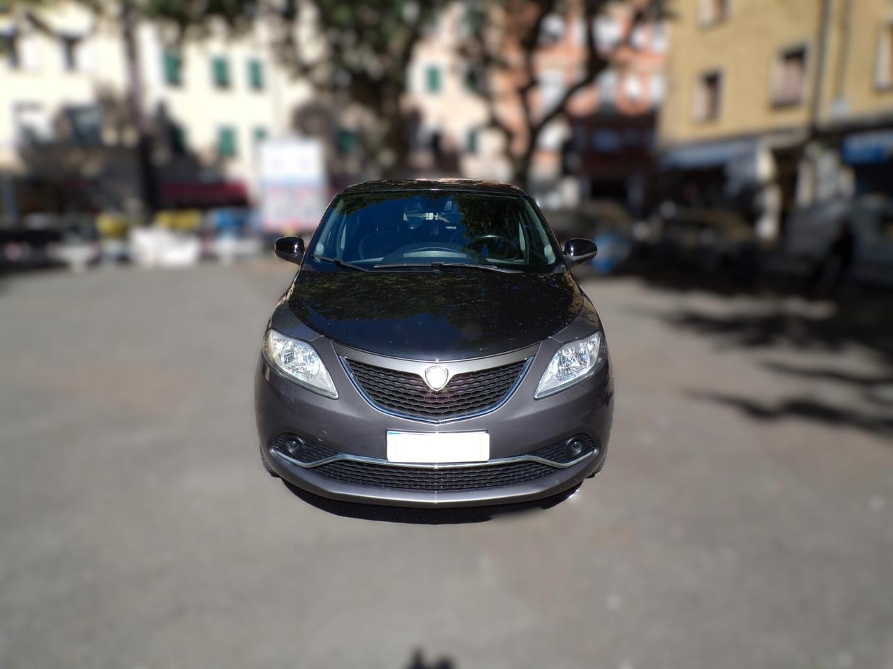 Lancia Ypsilon 1.2 69 CV 5 porte GPL Ecochic Gold NEOPATENTATI