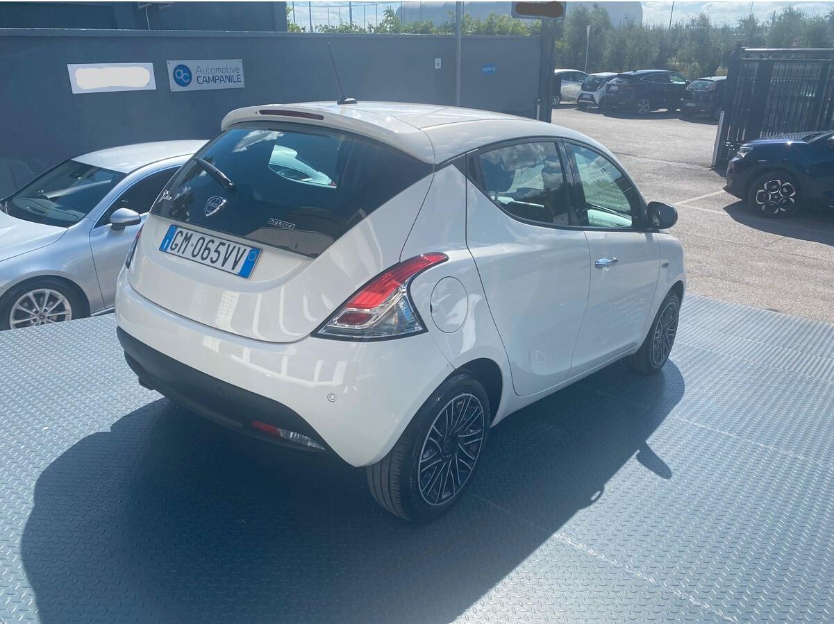 Lancia Ypsilon 1.0 FireFly 5 porte S&S Hybryd Gold