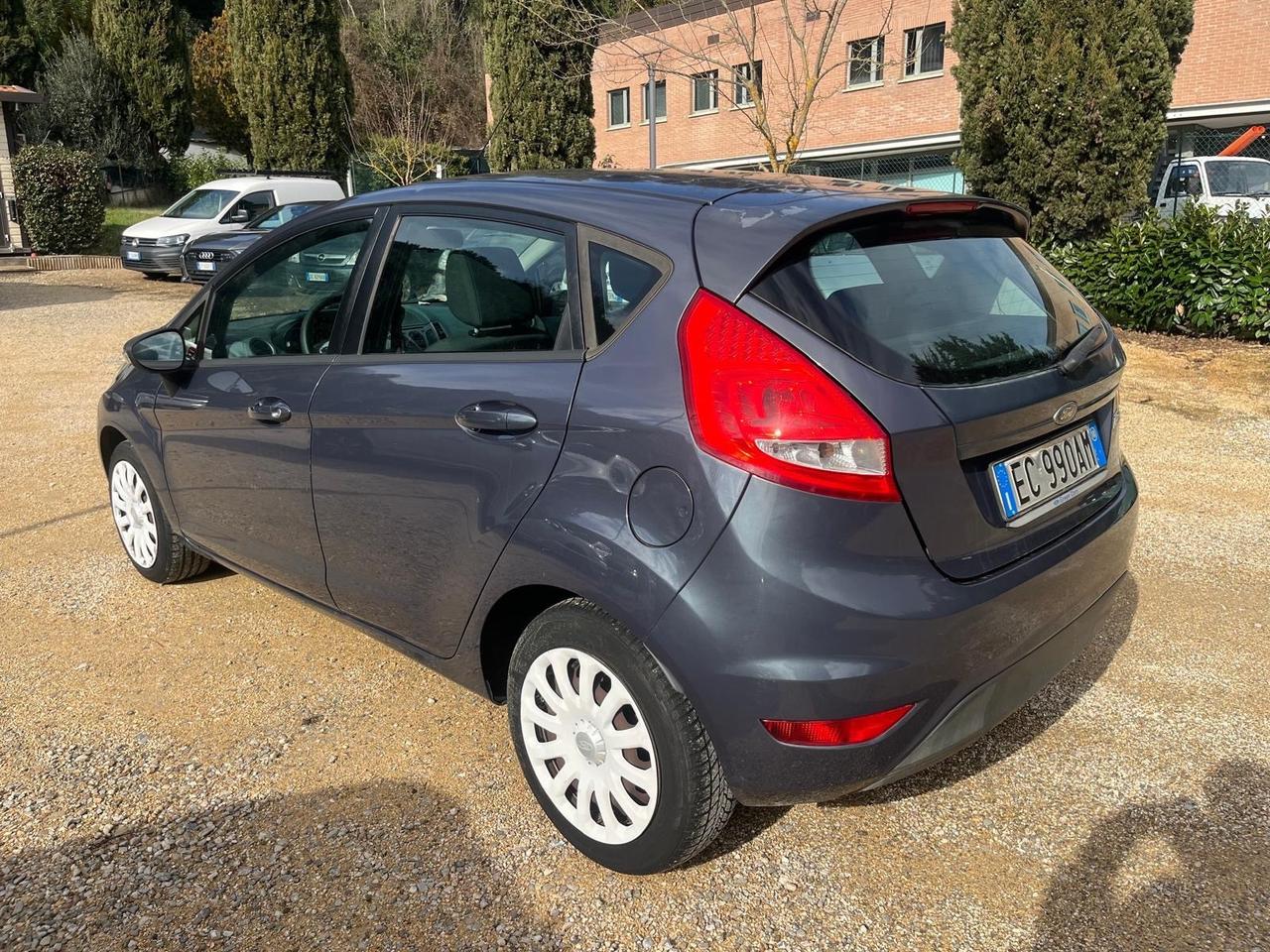 Ford Fiesta 1.2 Benzina - Neopatentati