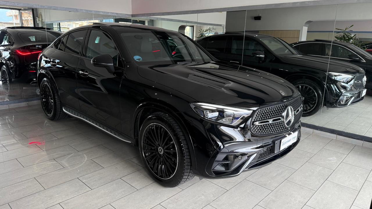 MERCEDES GLC 300 D COUPE' TOTAL BLACK