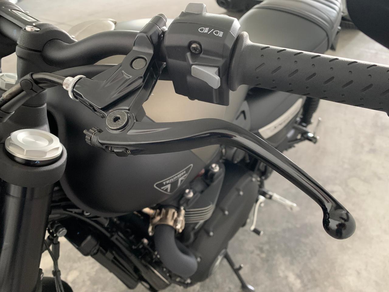 Triumph Speed Twin 1200 Matt Irostone Black Edition