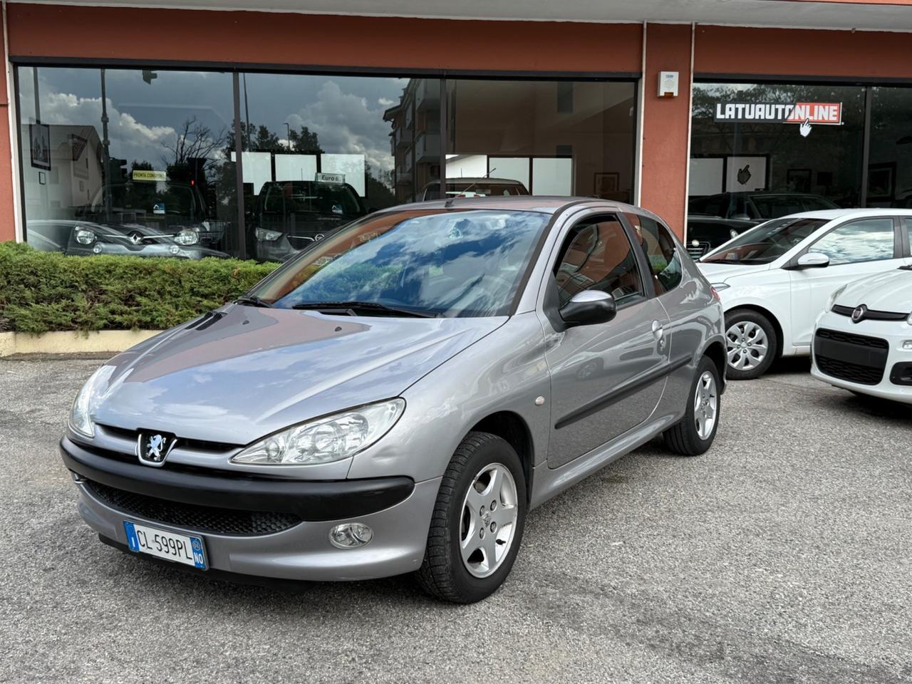 Peugeot 206 1.1 3p. XT