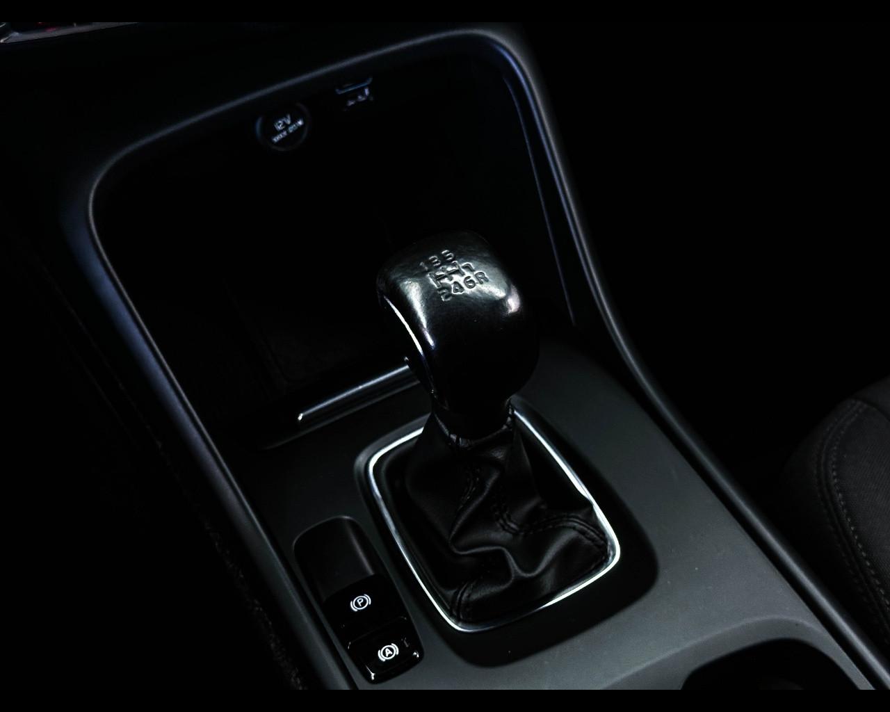 VOLVO - XC40 T3 Momentum Pro