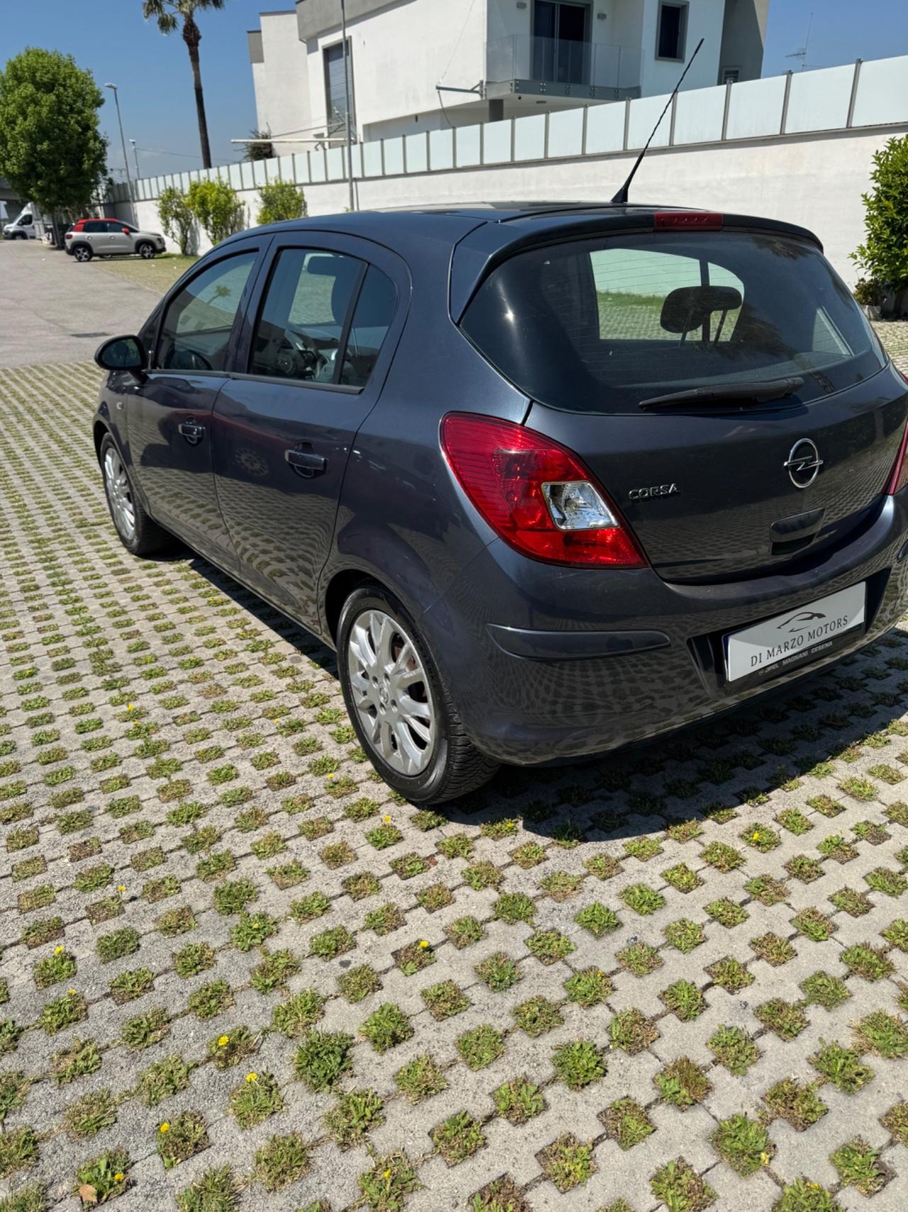 Opel Corsa 1.2 80CV 5 porte GPL-TECH Edition