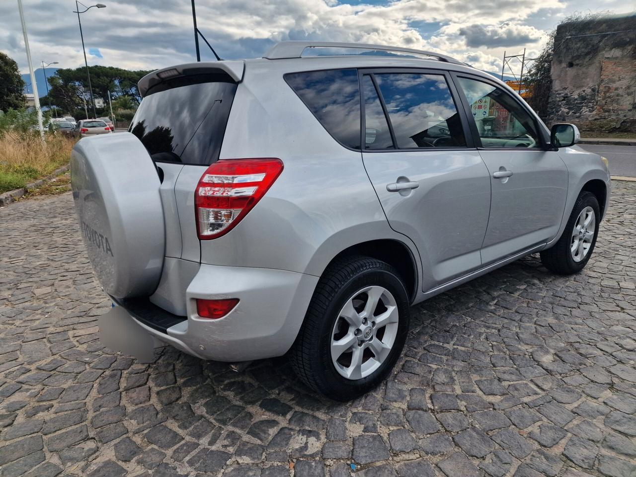 Toyota RAV 4 RAV4 Crossover 2.2 D-4D 150 CV DPF Luxury