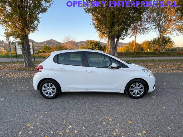 PEUGEOT 208 PureTech 82 Premium NAVI PDC EURO6