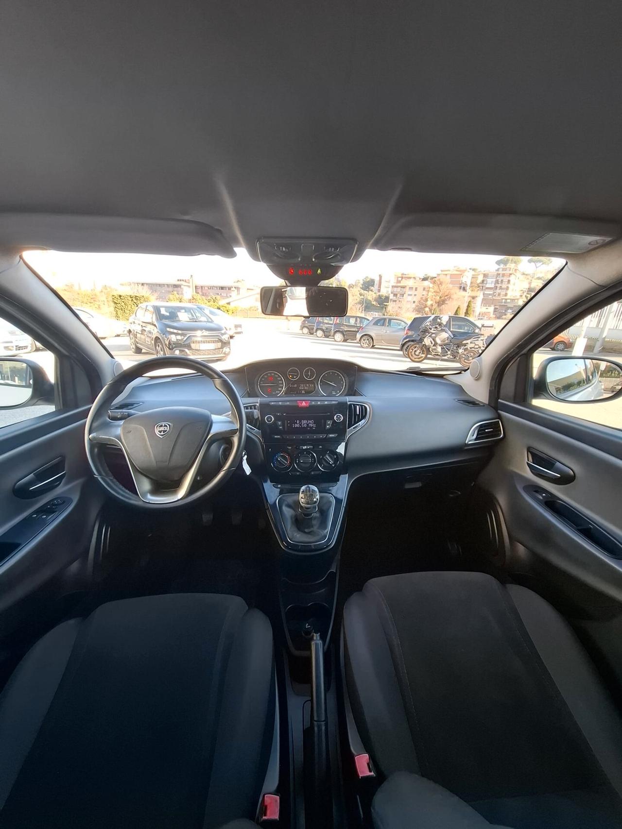 Lancia Ypsilon 1.2 69 CV GPL Ecochic Silver - 2012