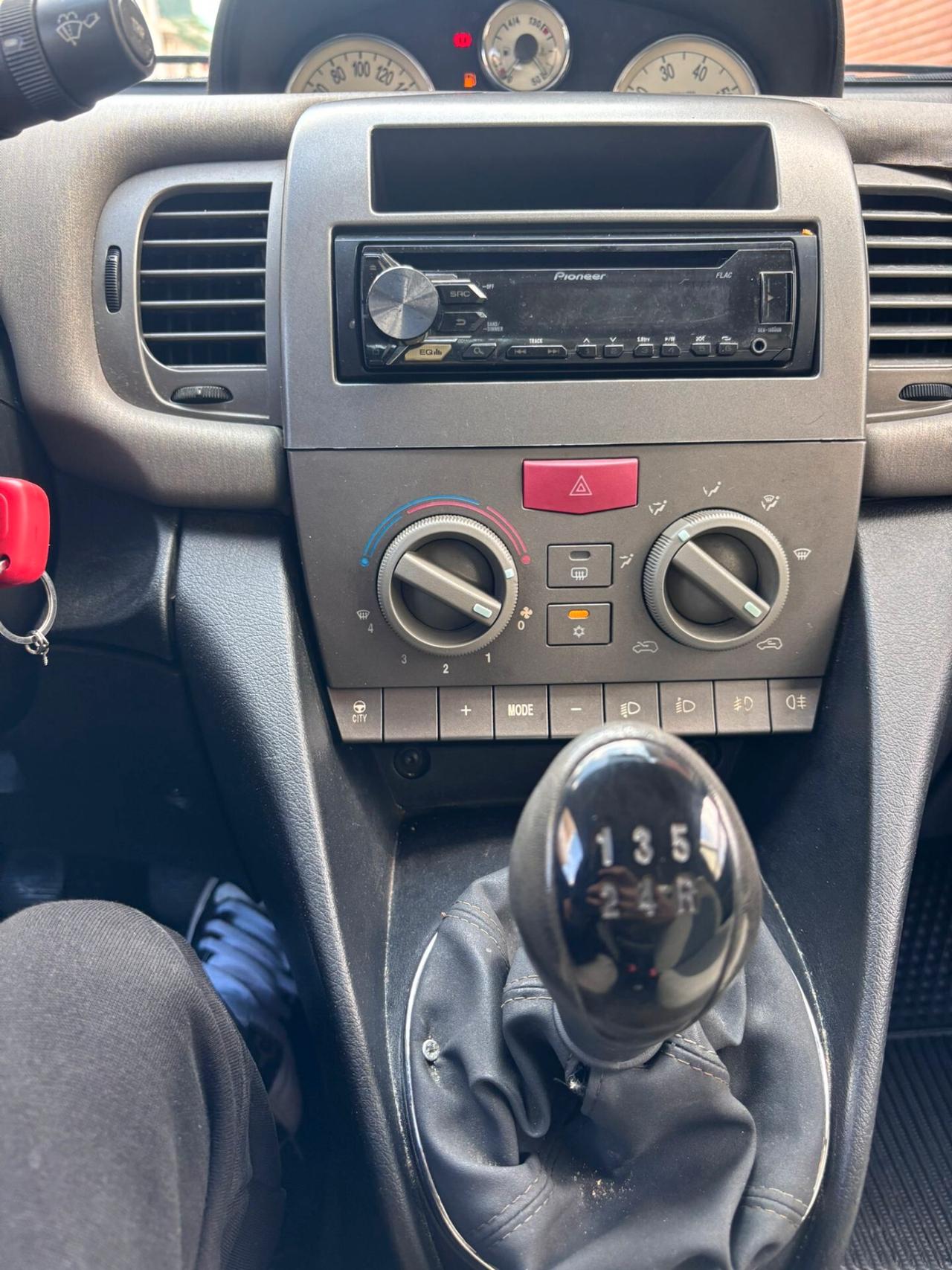Lancia Ypsilon 1.3 Multijet 16V Platino