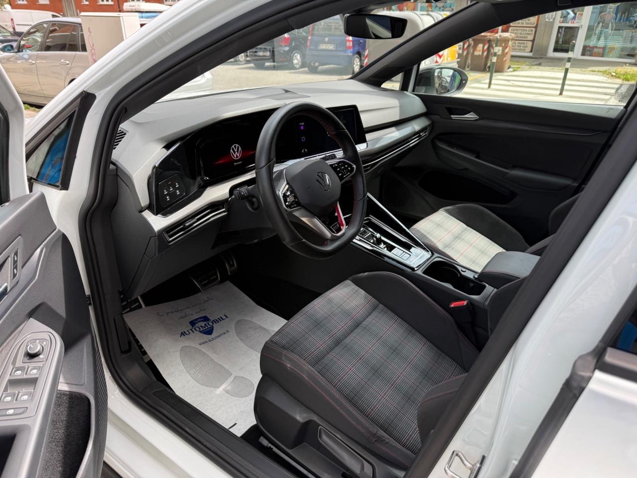Volkswagen Golf GTI 2.0 TSI DSG PERFORMANCE