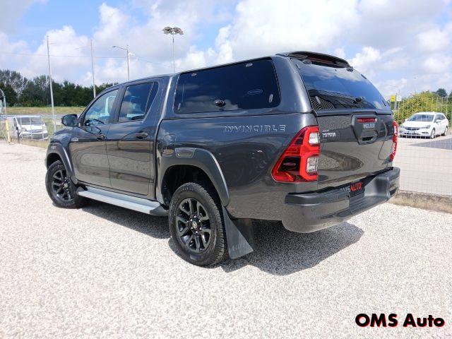 TOYOTA Hilux 2.8 D A/T 4WD 4 porte Double Cab Invincible N1