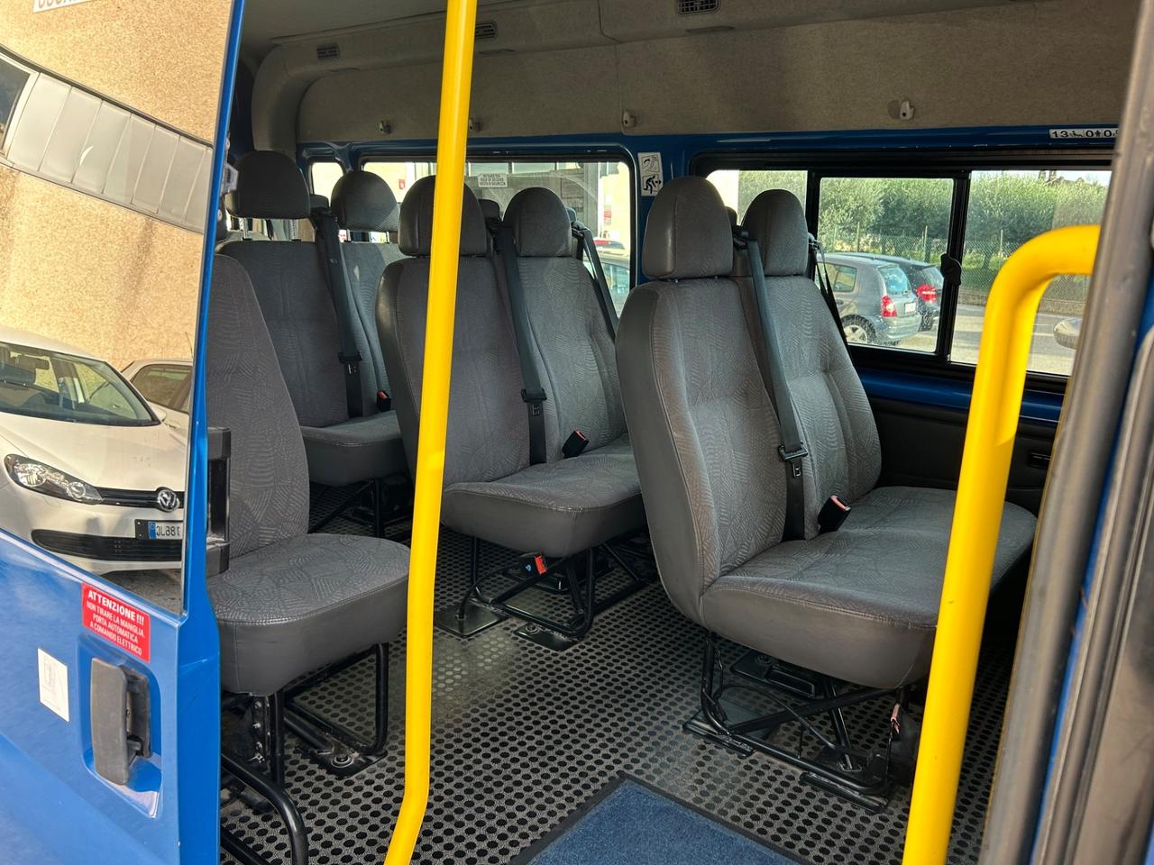 Ford Transit 330 2.4 TD Pulman 14 Posti