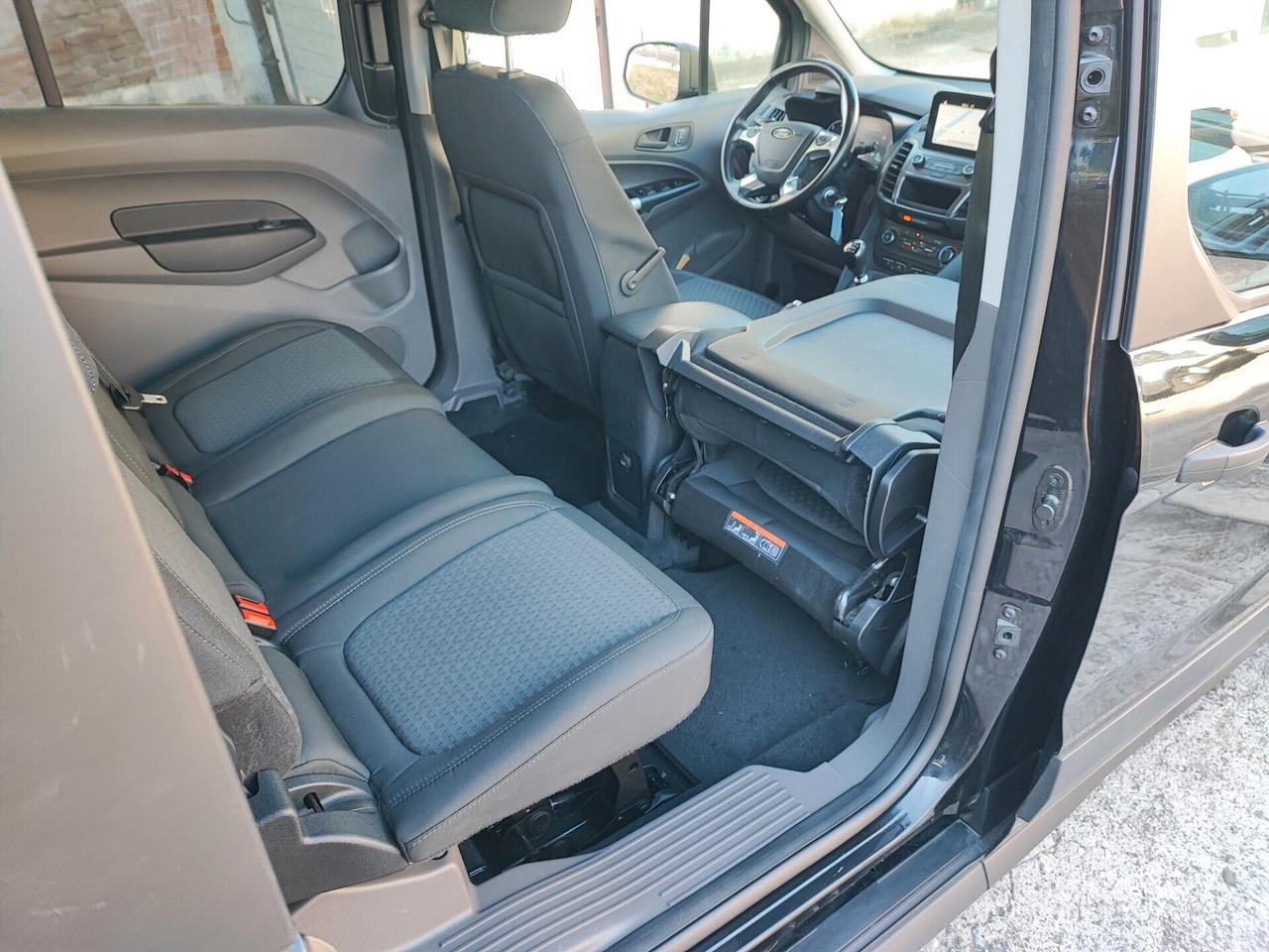 Ford Grand Tourneo Gancio Traino 7 Posti Euro 6