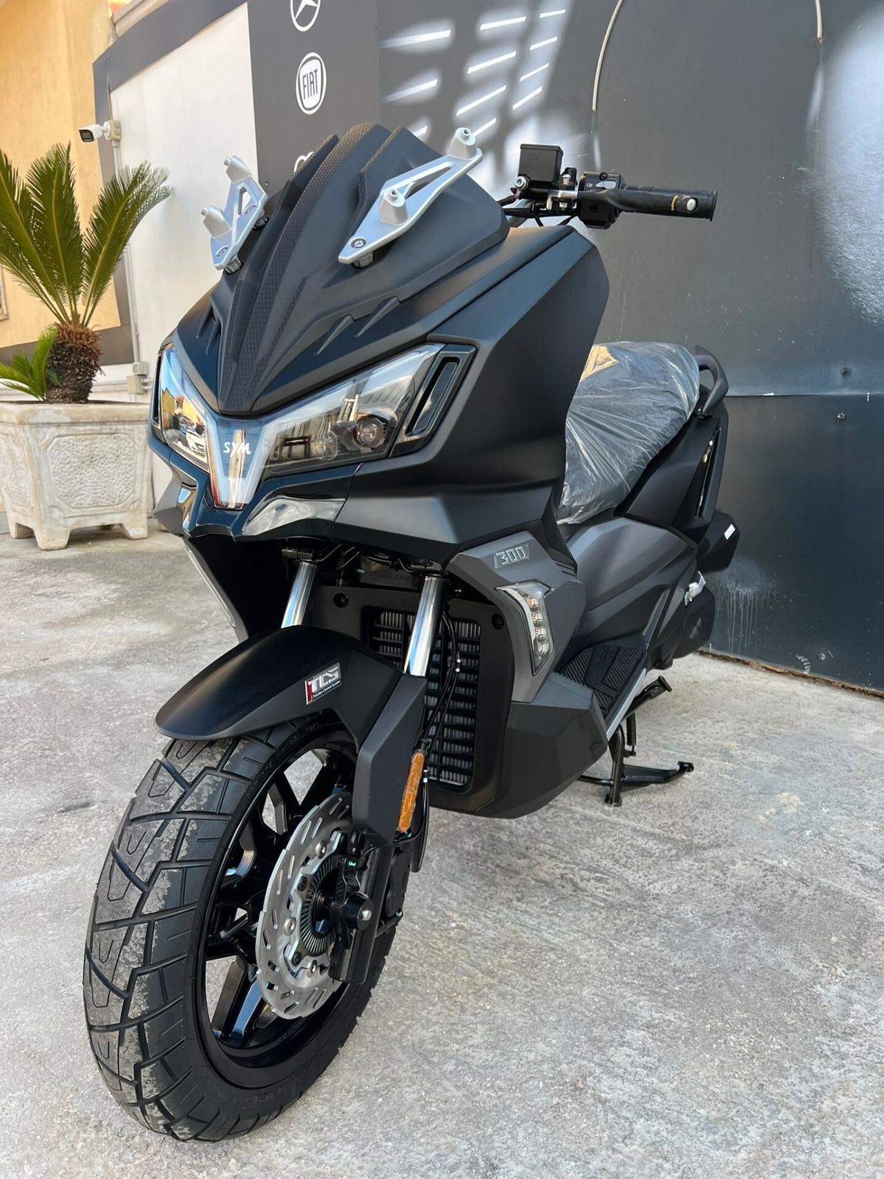 Sym ADX 300