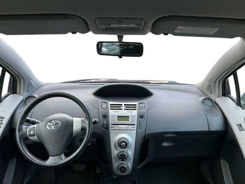Toyota Yaris 5p 1.3 Sol m-mt