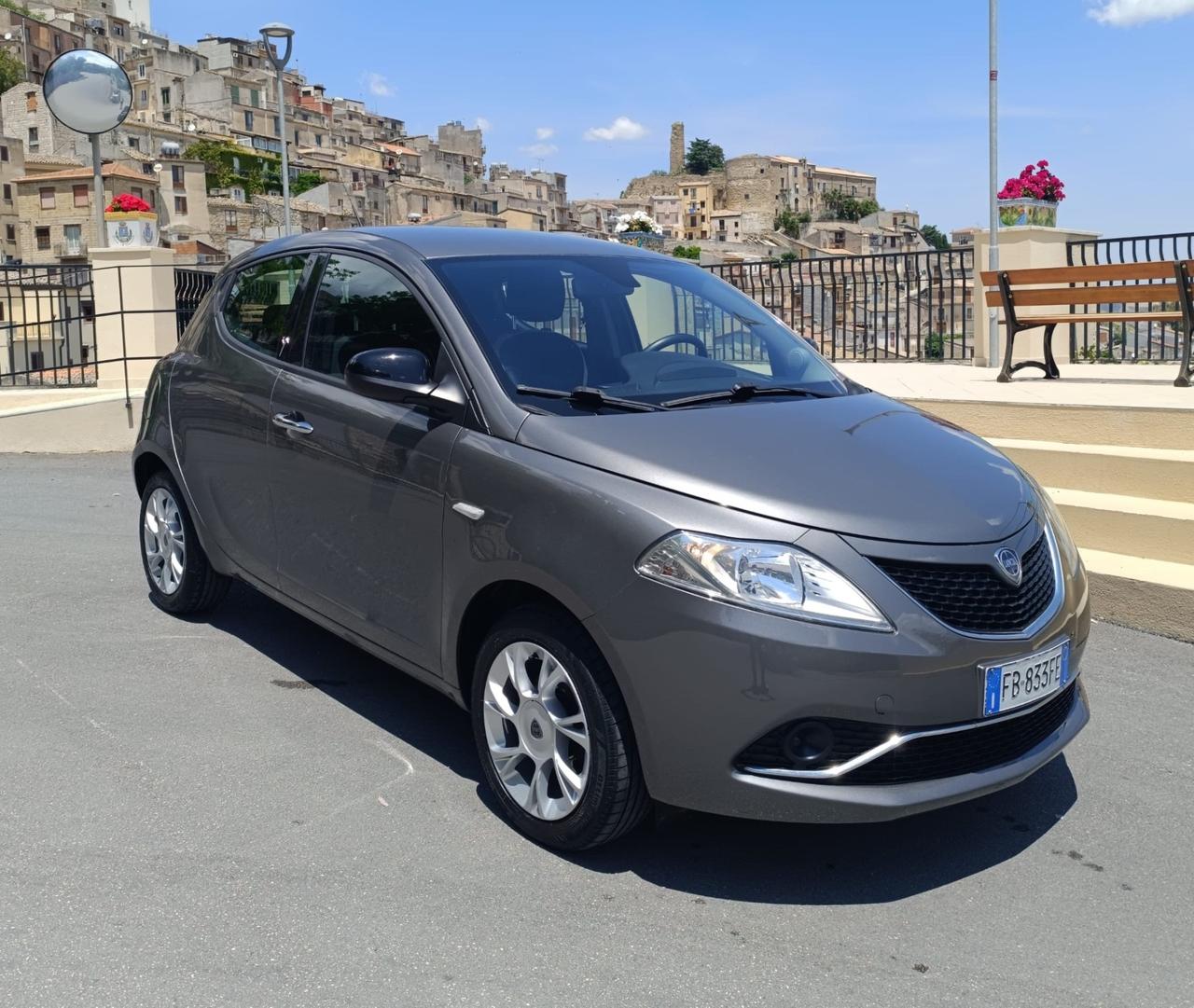 Lancia Ypsilon 1.3 MJT 16V 95 CV 5 porte S&S Gold