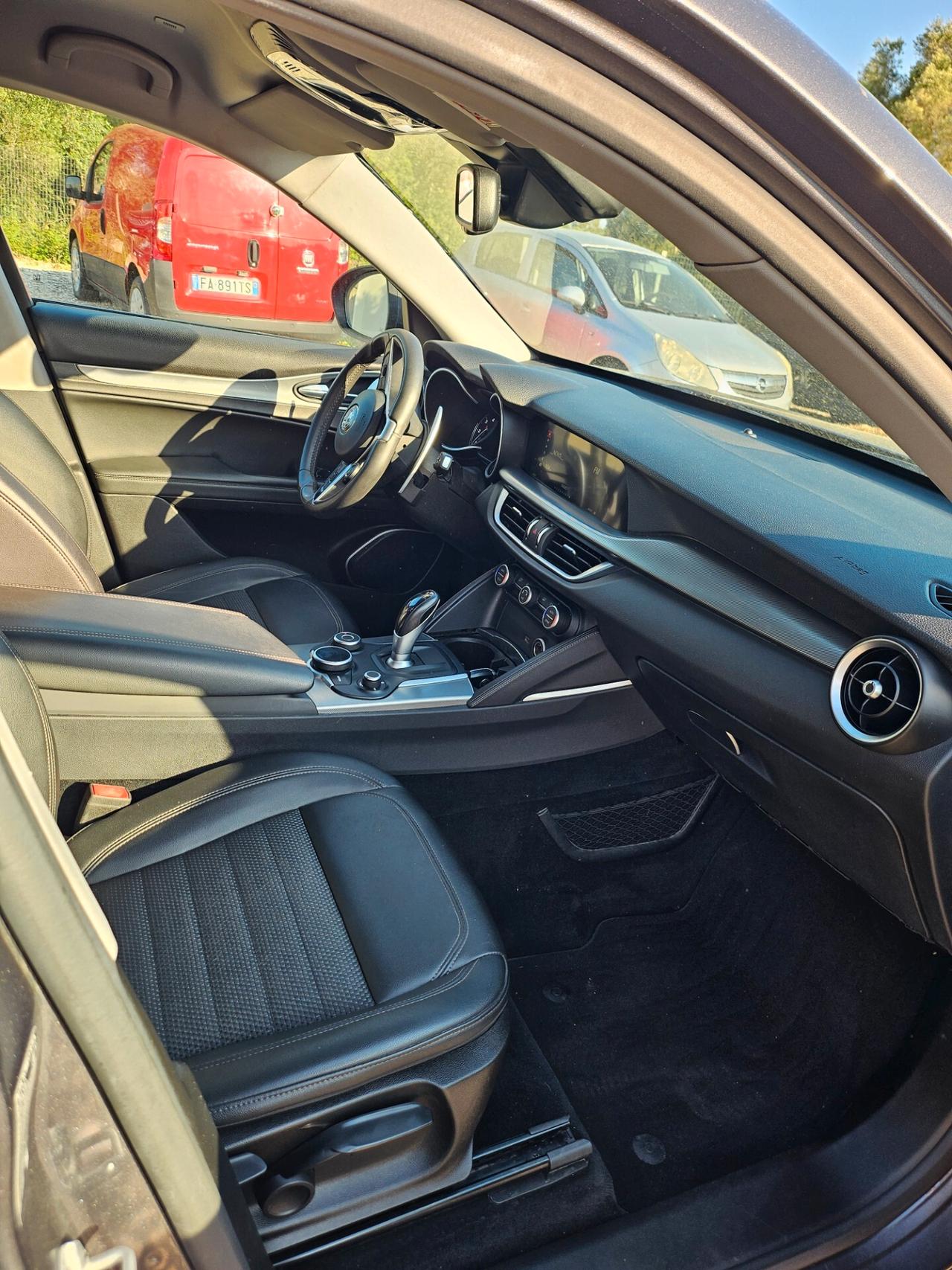 Alfa Romeo Stelvio 2.2 Turbodiesel 210 CV AT8 Q4 Executive