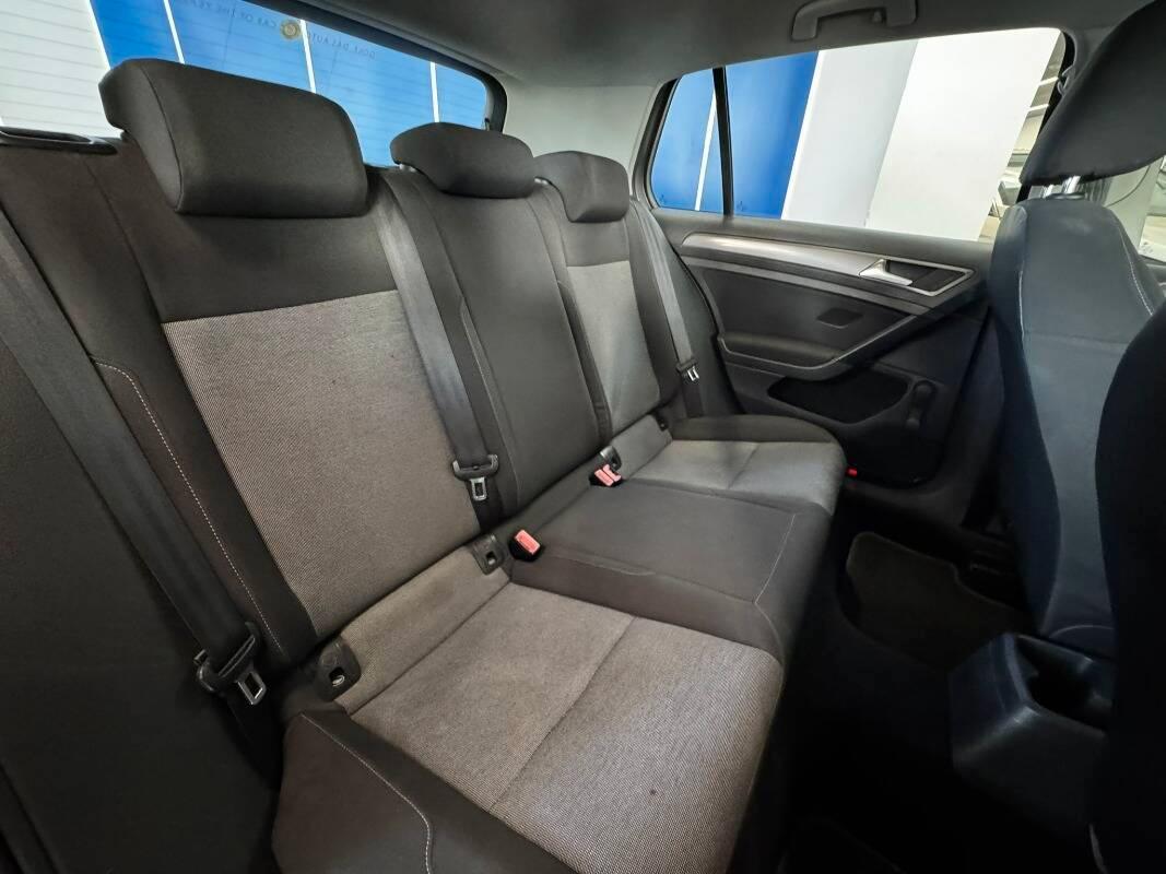 Volkswagen Golf 1.6 tdi Highline 5p