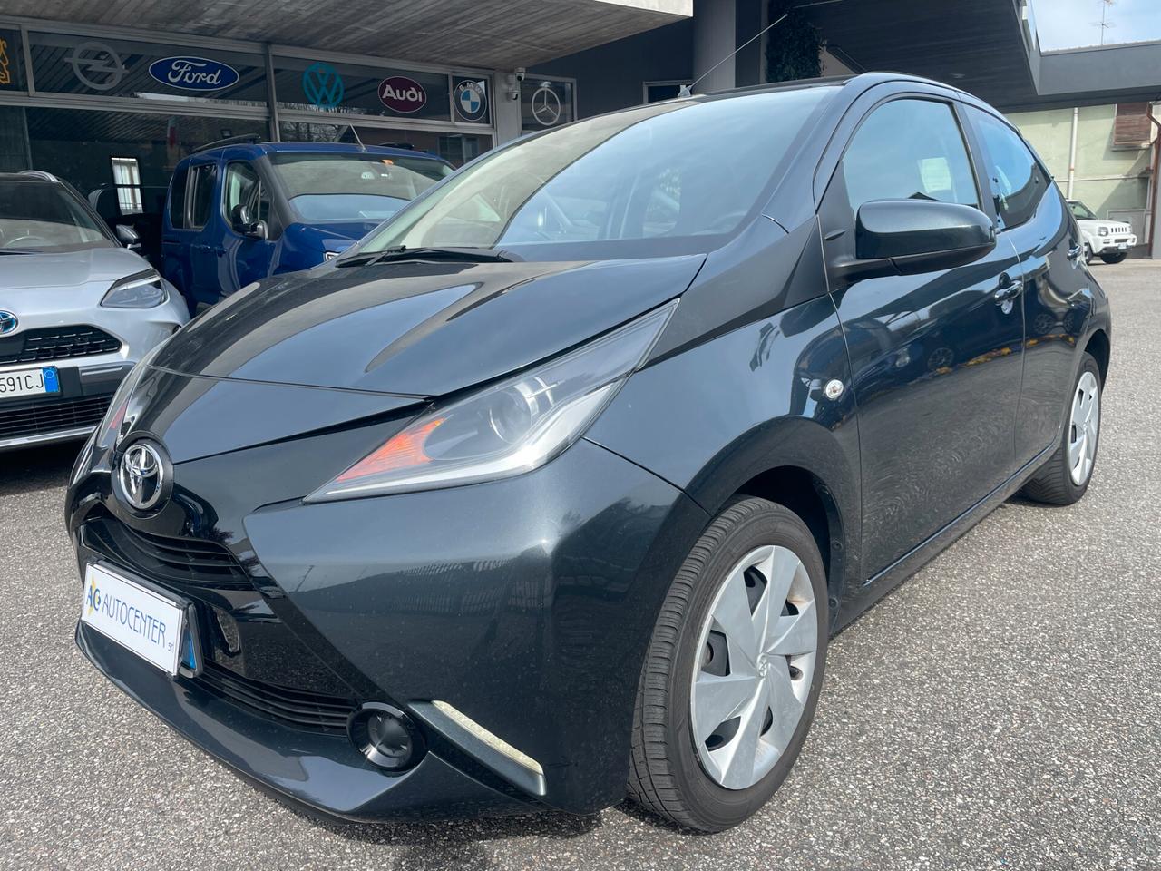 Toyota Aygo 1.0 VVT-i 69 CV 5 porte x-play
