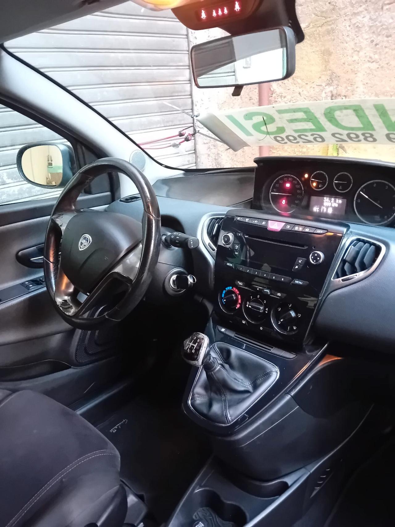 Lancia Ypsilon 1.3 MJT 16V 95 CV 5 porte S&S Silver