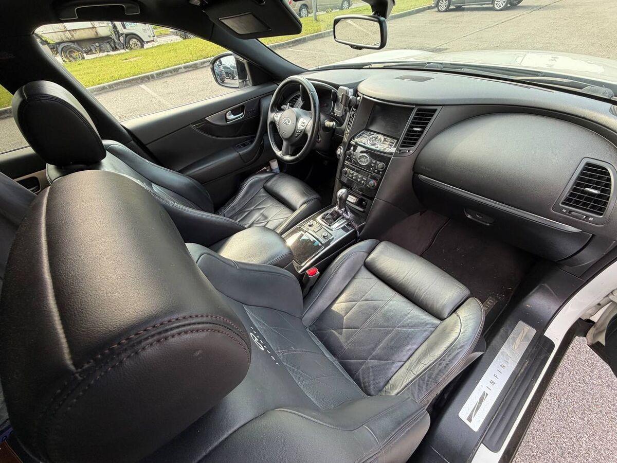 Infiniti QX70 (FX) 3.0d V6 S Premium awd auto